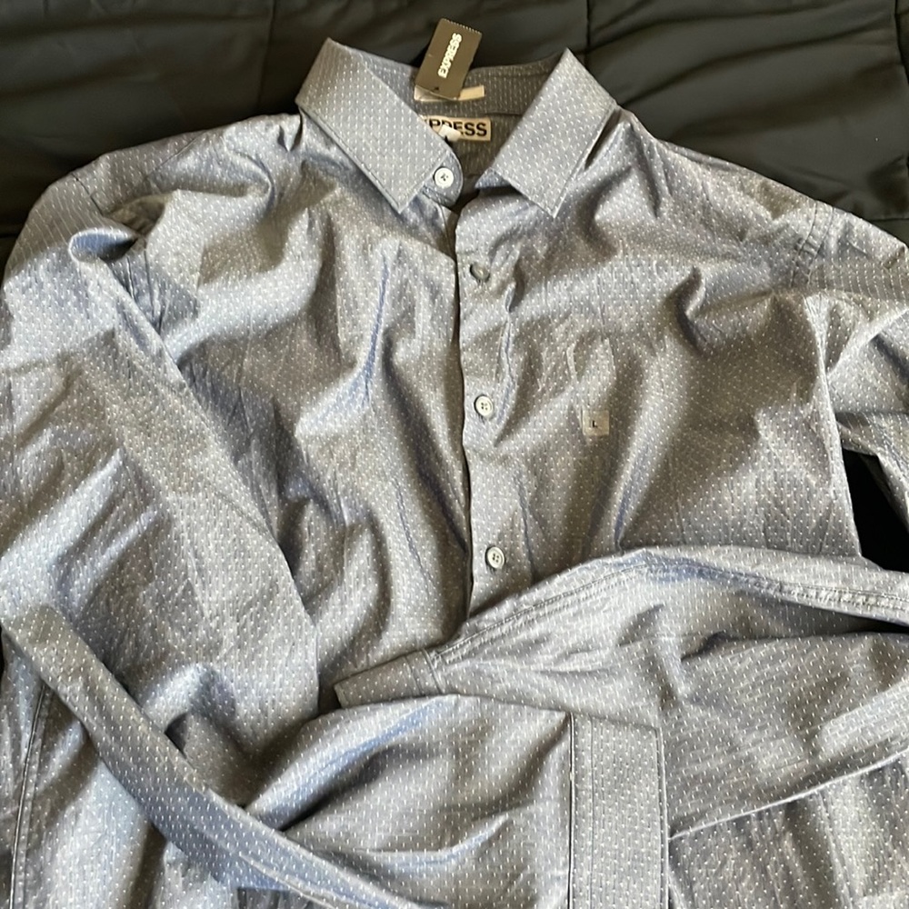 Never worn Express Men’s Dres Shirt (With Tags)